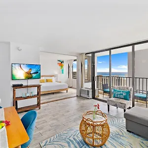 Apartment 1br With Great Ocean Views, 1 Block To Waikiki