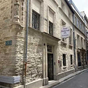 Le Médiéval 3* Avignon