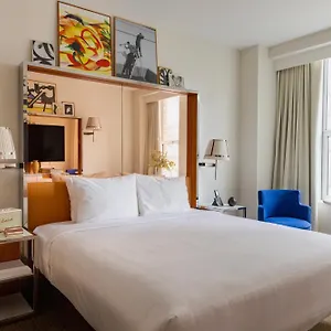 Mondrian Park Avenue Hotel